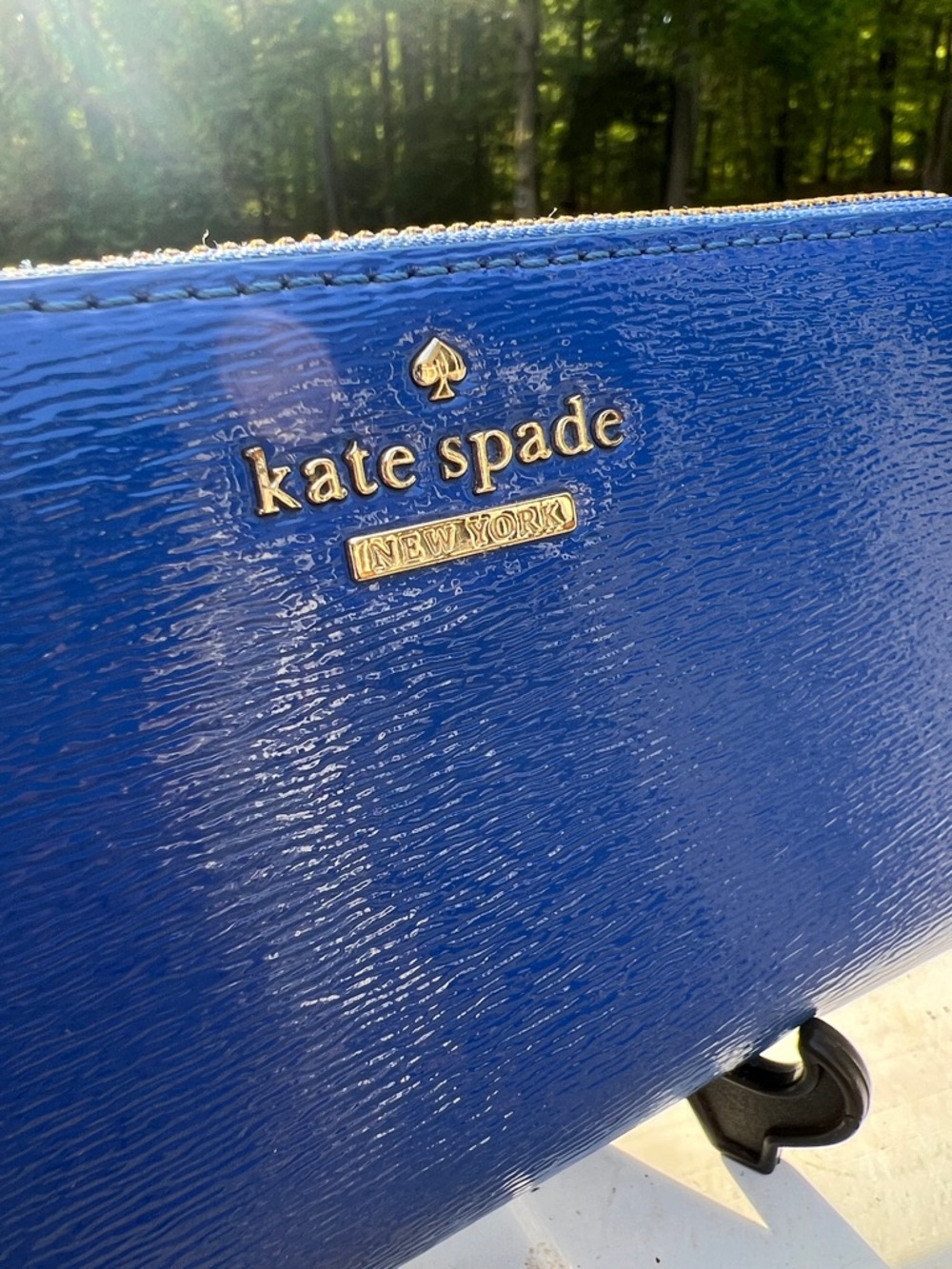 Kate Spade New York Patent Leather Zip Around Wallet Great like New Condition - Picture 3 of 17